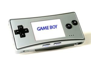 Pienen pieni Game Boy Micro