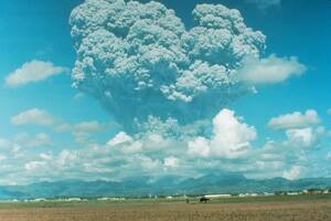 Kuva 30. Pinatubon purkaus 12. kesäkuuta 1991